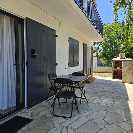 Studio Equipe Et Meuble St Cyprien Saint-Cyprien  Εξωτερικό φωτογραφία
