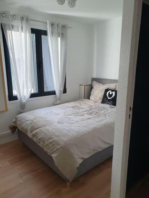 Studio Equipe Et Meuble St Cyprien Saint-Cyprien  Εξωτερικό φωτογραφία