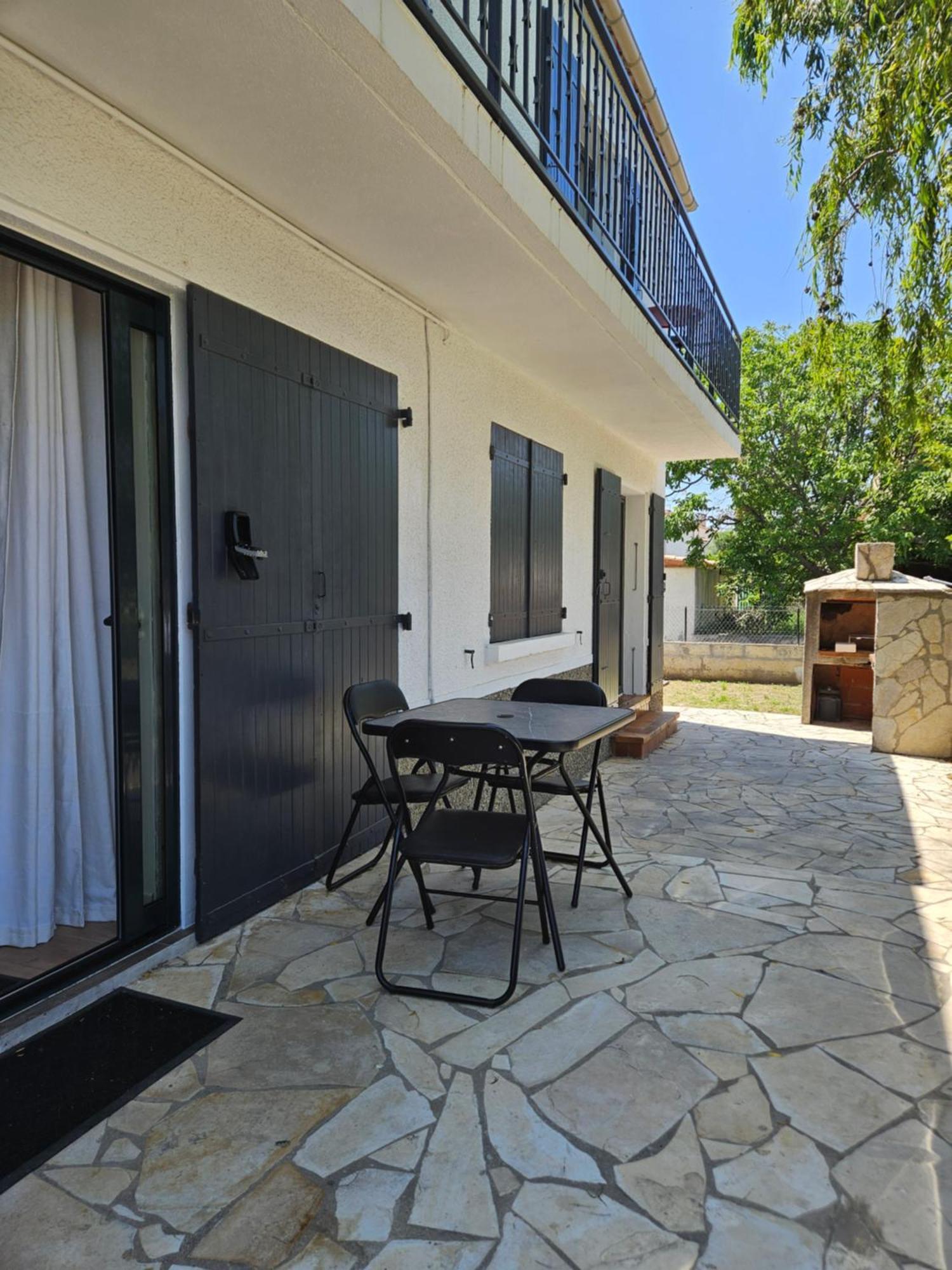 Studio Equipe Et Meuble St Cyprien Saint-Cyprien  Εξωτερικό φωτογραφία
